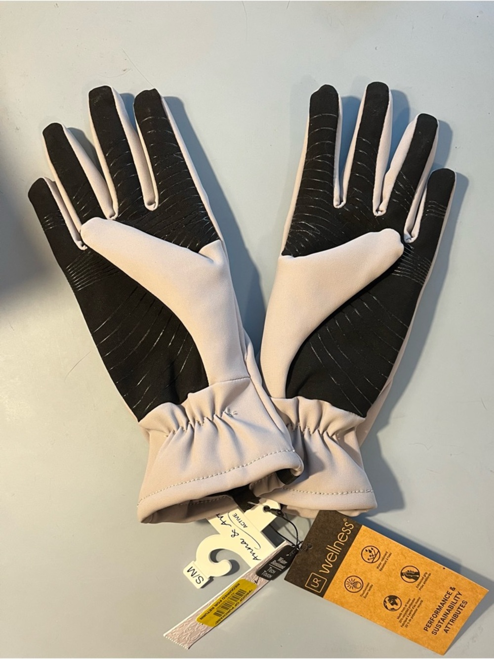 NWT Anna & Ava Gray & Black Tech Touch Gloves Size S/M